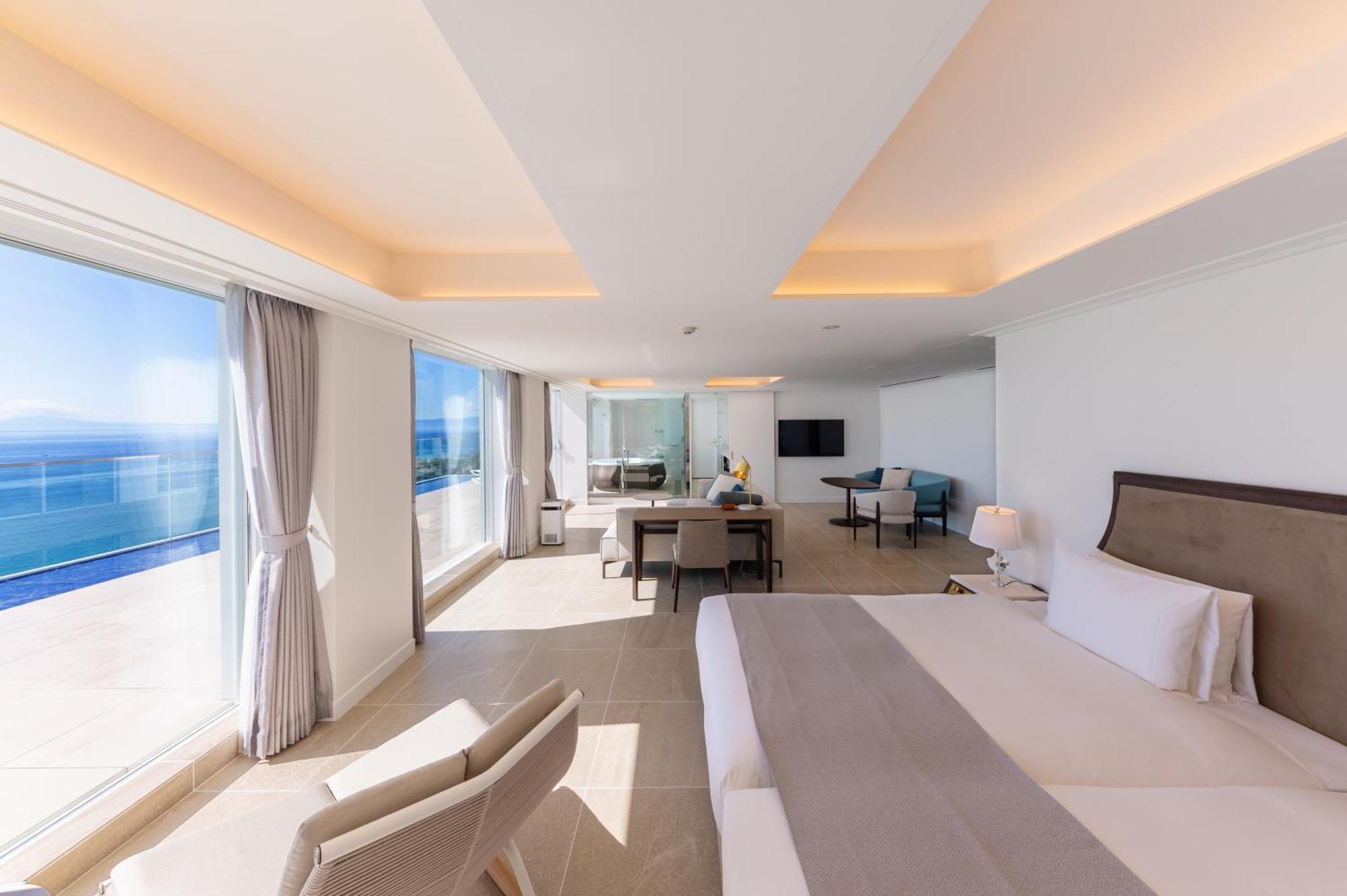 יוקוסוקה Hayama Hotel Otowa No Mori מראה חיצוני תמונה